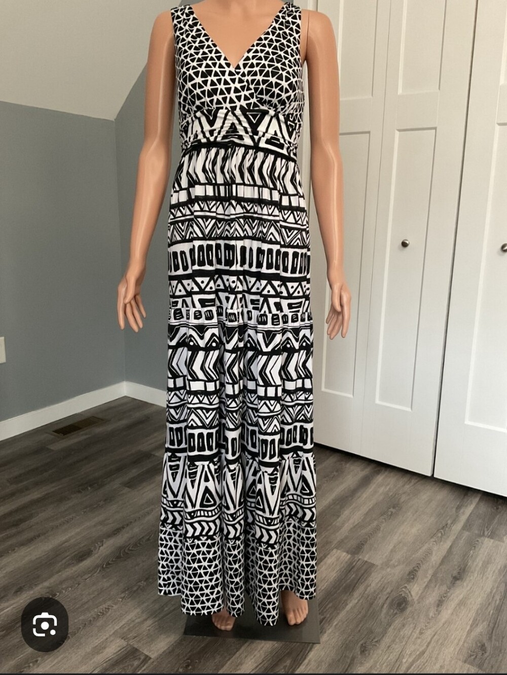 CATO jumpsuit NWT Black white Splits in front legs size (8) pretty Geometrics